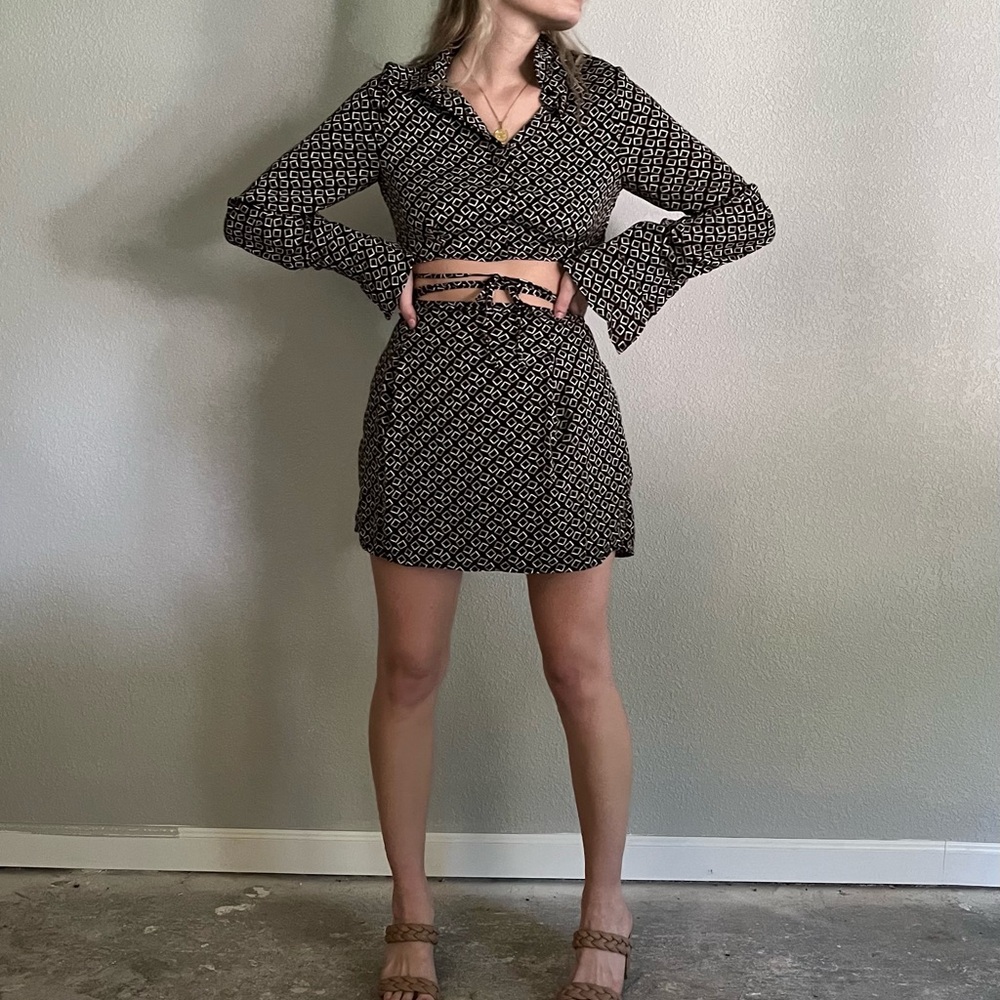Chic Black and White Patterned Women's Set